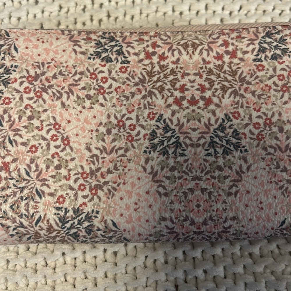 Tory Burch Floral Wallet Wristlet - Picture 8 of 9